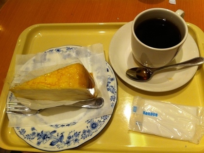 ミルクレープとコーヒー