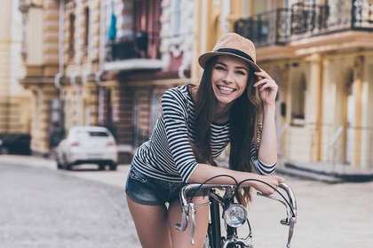 自転車の女性