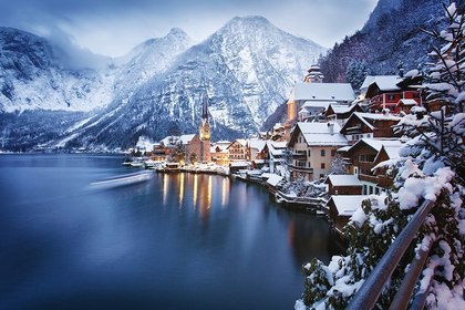 雪景色と湖